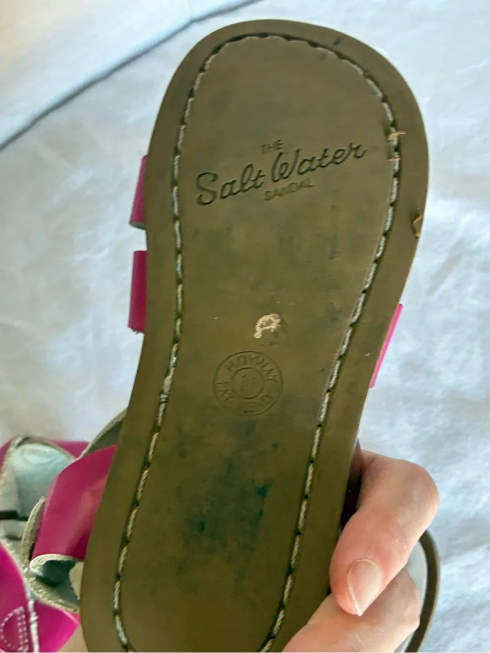 EUC Salt Water Sandals by Hoy Bright Pink Patent Girls' Strappy Sandals size 11